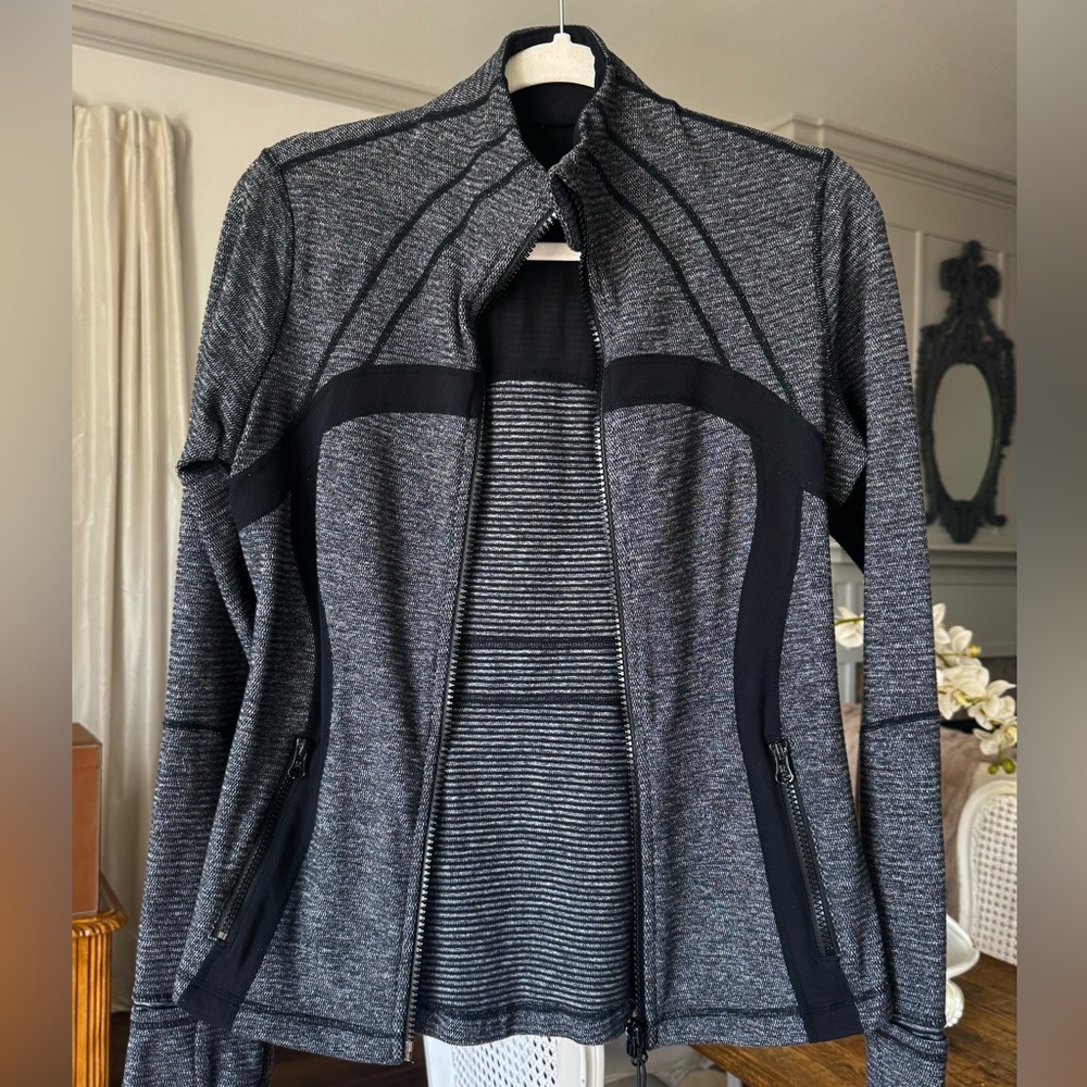 Lululemon Brushed Define Jacket 8 - Picture 7 of 10